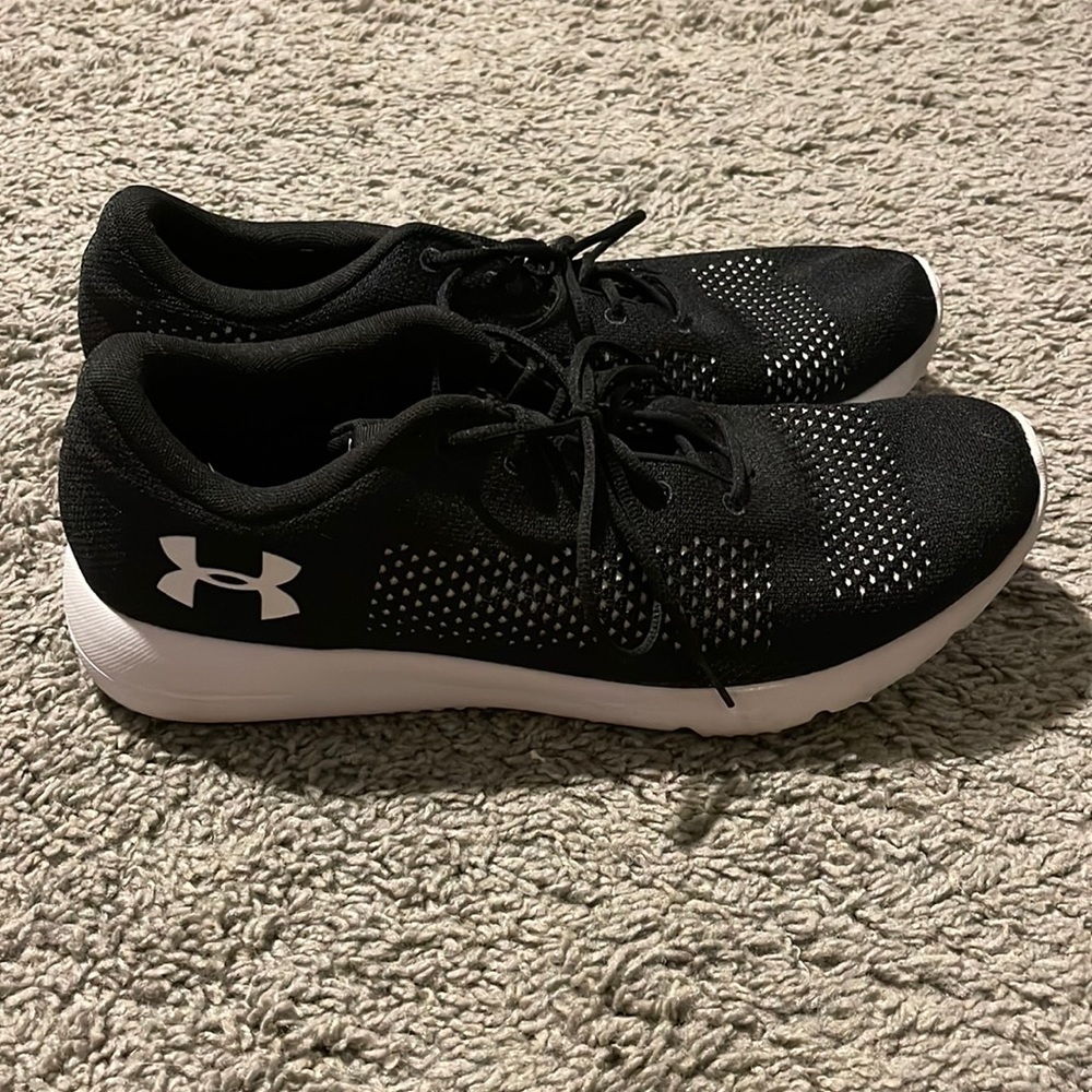 Under Armour men’s tennis shoes